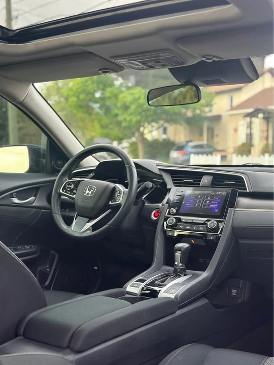 2019 Honda Civic 10th Gen - Image 9 of 15
