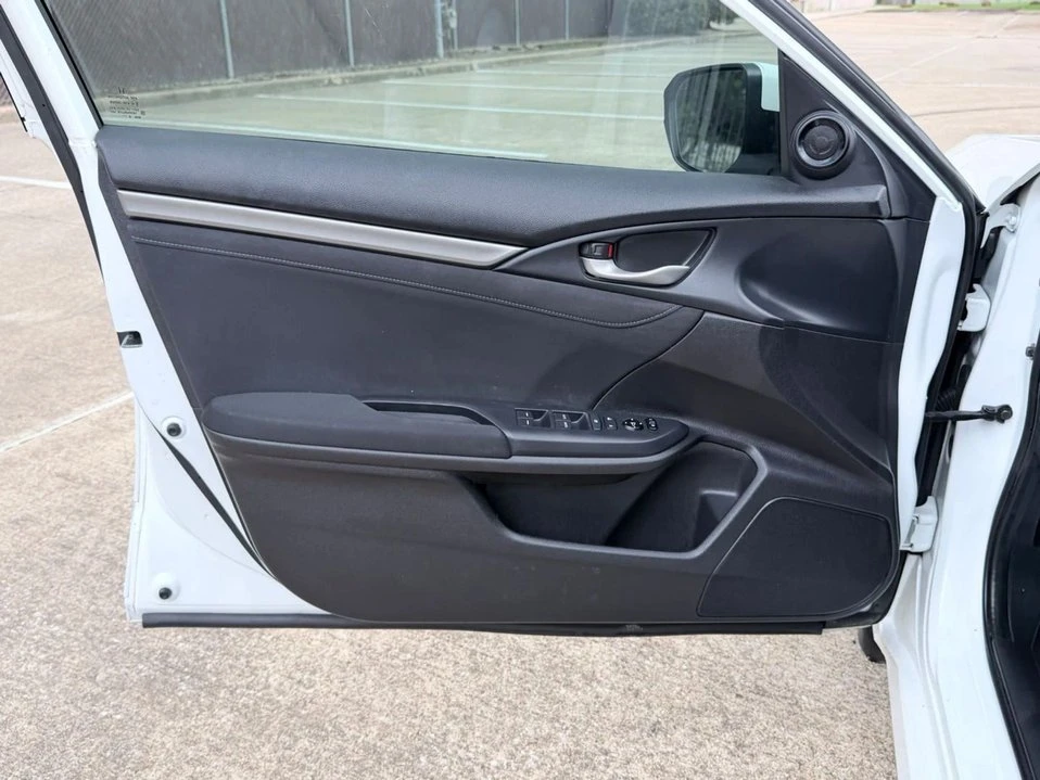 2019 Honda Civic 10th Gen - Image 16 of 20