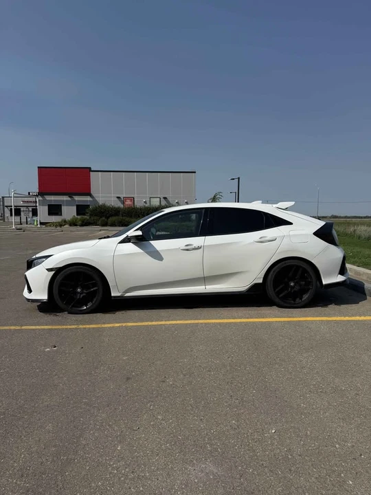 2019 Honda Civic 10th Gen - Image 6 of 13