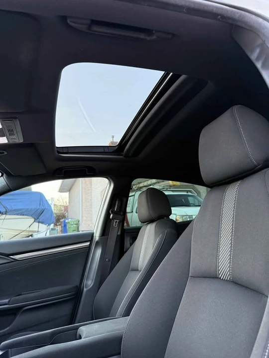 2019 Honda Civic 10th Gen - Image 10 of 13