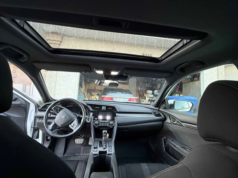 2019 Honda Civic 10th Gen - Image 8 of 13