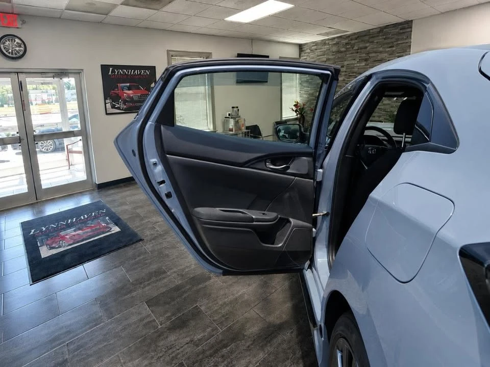 2019 Honda Civic 10th Gen - Image 14 of 19