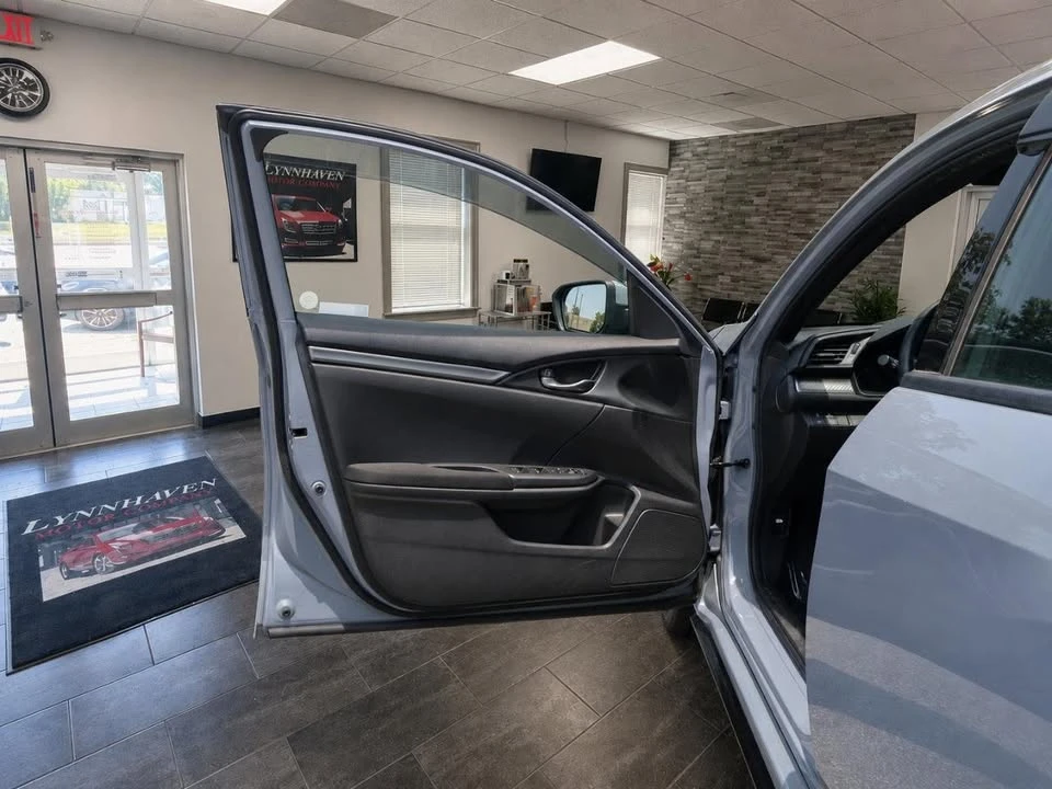 2019 Honda Civic 10th Gen - Image 13 of 19
