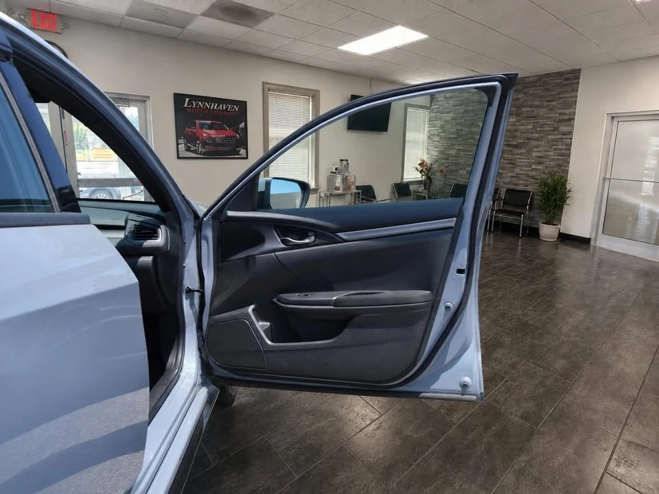 2019 Honda Civic 10th Gen - Image 18 of 19