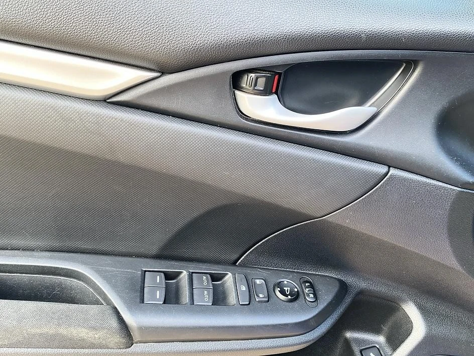2019 Honda Civic 10th Gen - Image 15 of 31