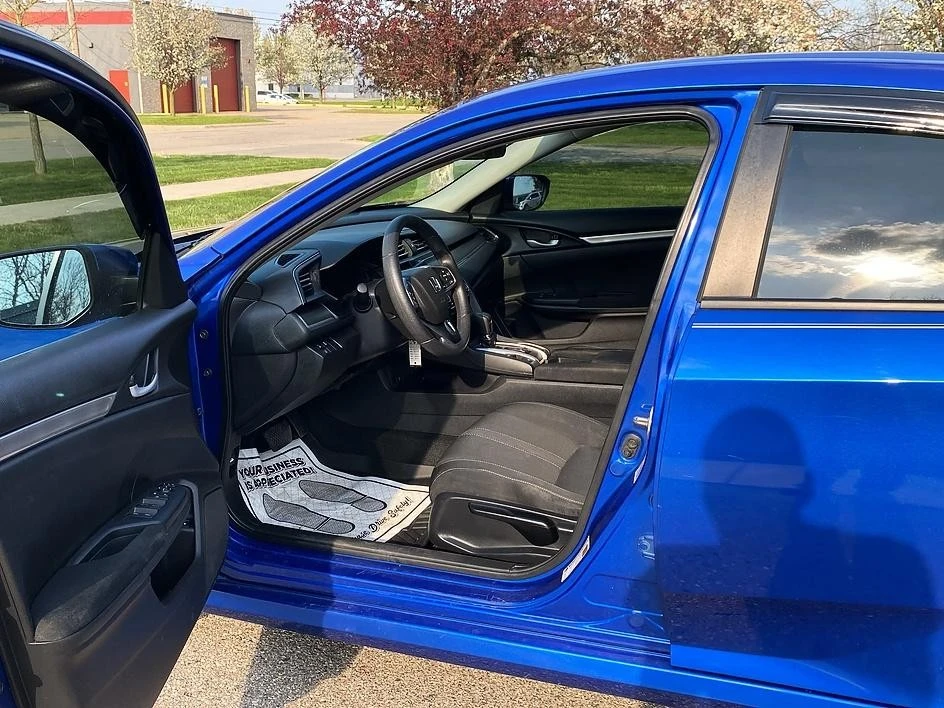 2019 Honda Civic 10th Gen - Image 17 of 31