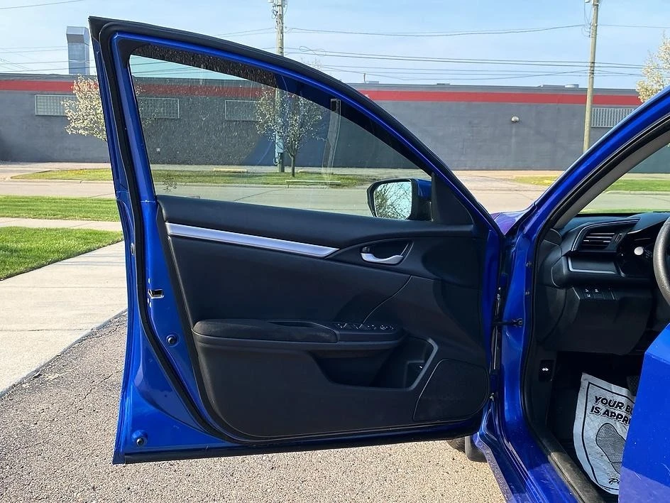 2019 Honda Civic 10th Gen - Image 16 of 31