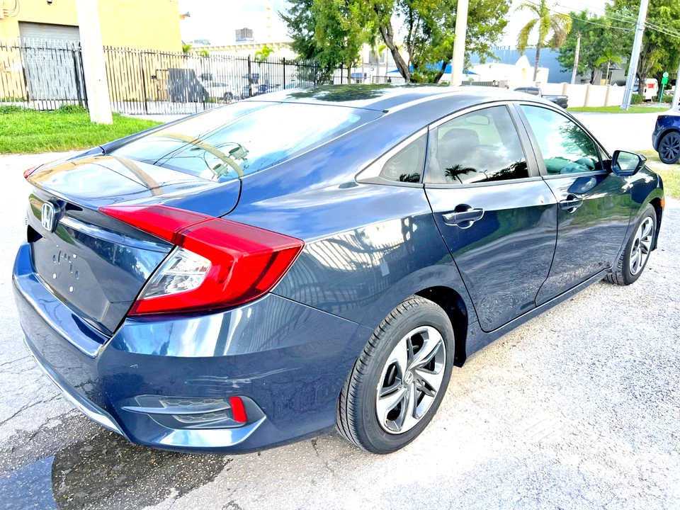 2019 Honda Civic 10th Gen - Image 8 of 25
