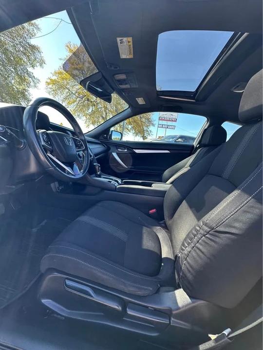 2019 Honda Civic 10th Gen - Image 5 of 7