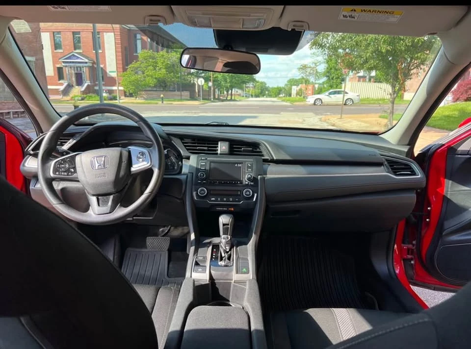 2019 Honda Civic 10th Gen - Image 9 of 20