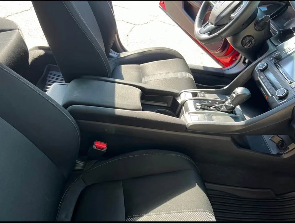 2019 Honda Civic 10th Gen - Image 10 of 20