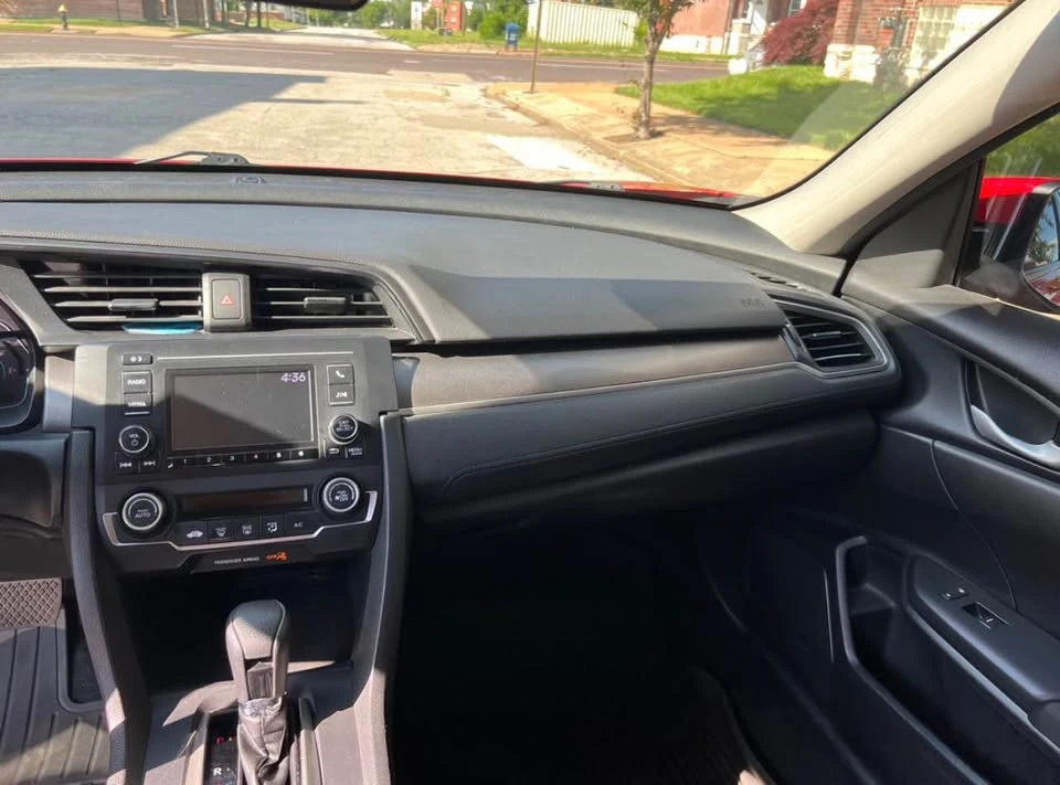 2019 Honda Civic 10th Gen - Image 13 of 20
