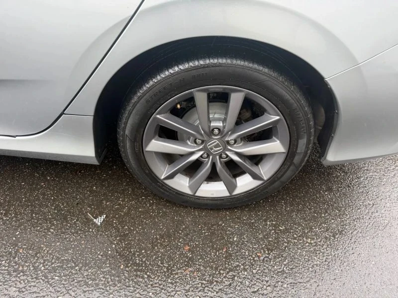 2019 Honda Civic 10th Gen - Image 9 of 12