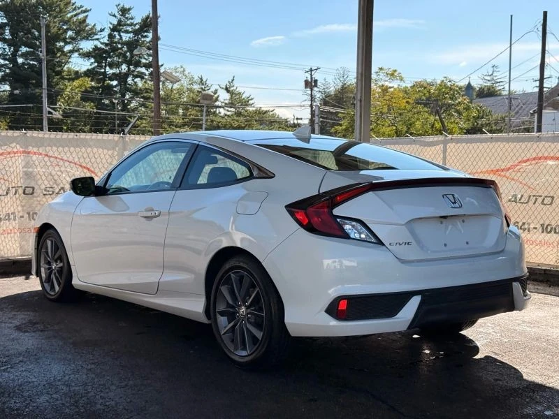 2019 Honda Civic 10th Gen - Image 9 of 12