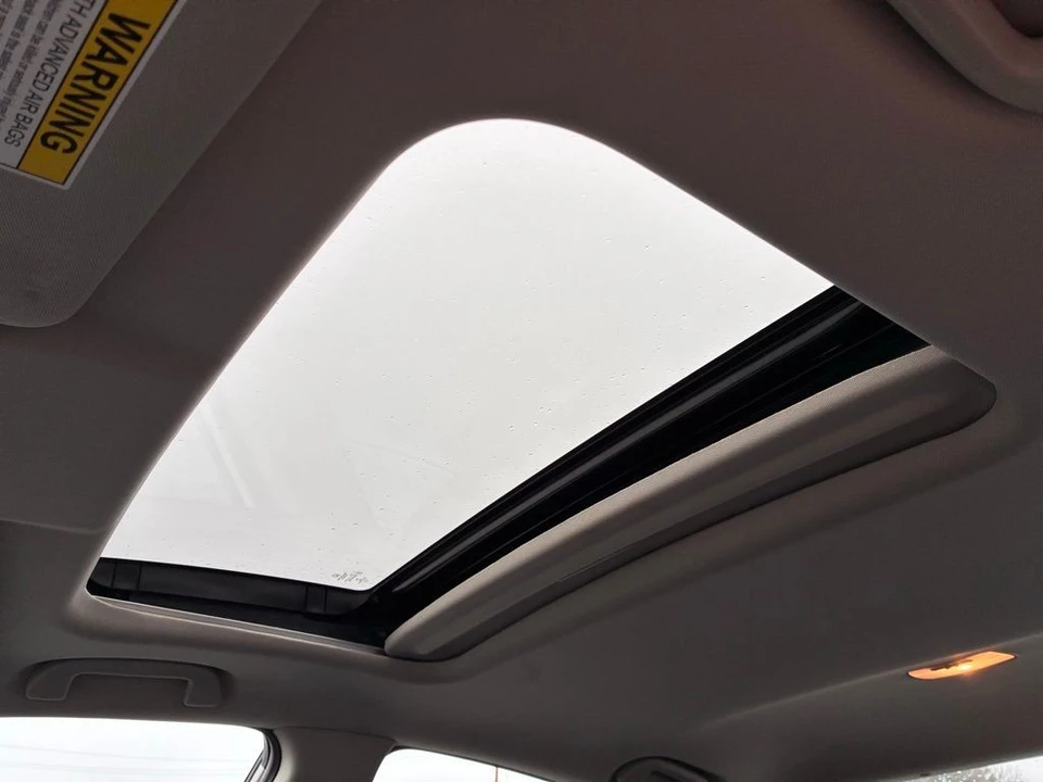 2019 Honda Civic 10th Gen - Image 3 of 12