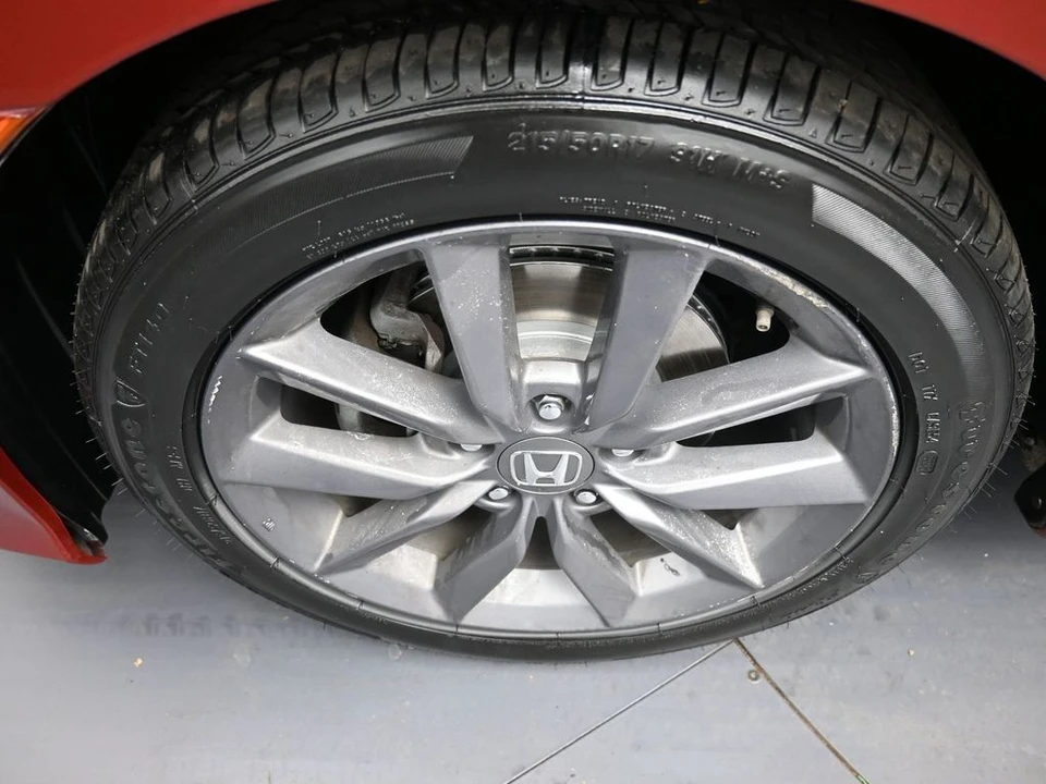 2019 Honda Civic 10th Gen - Image 14 of 21