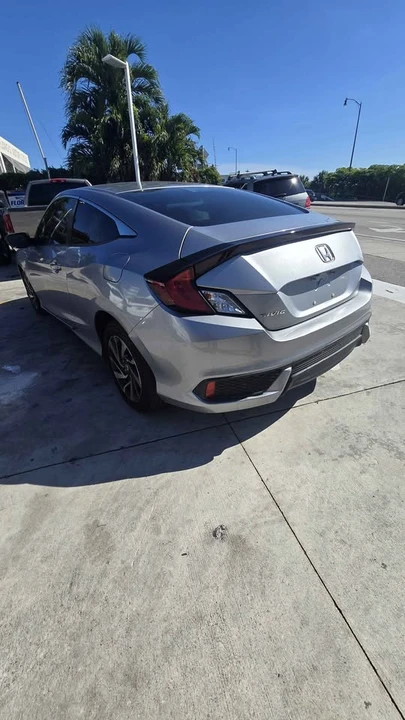 2019 Honda Civic 10th Gen - Image 2 of 6