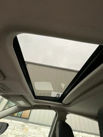 2019 Honda Civic 10th Gen - Image 19 of 31