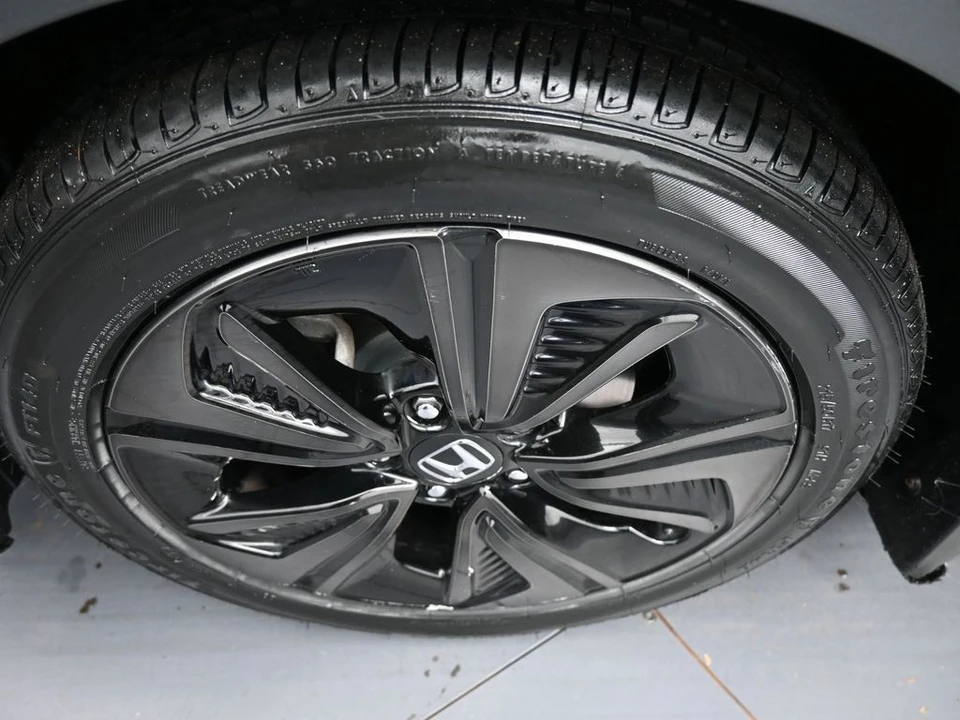 2019 Honda Civic 10th Gen - Image 14 of 21