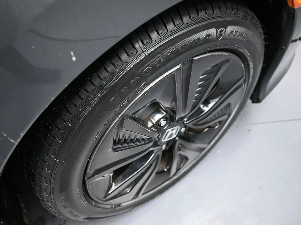 2019 Honda Civic 10th Gen - Image 13 of 21