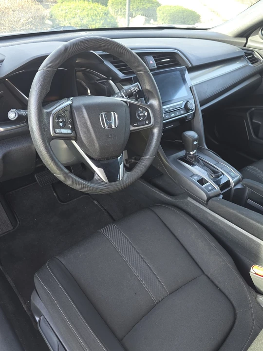 2019 Honda Civic 10th Gen - Image 19 of 31