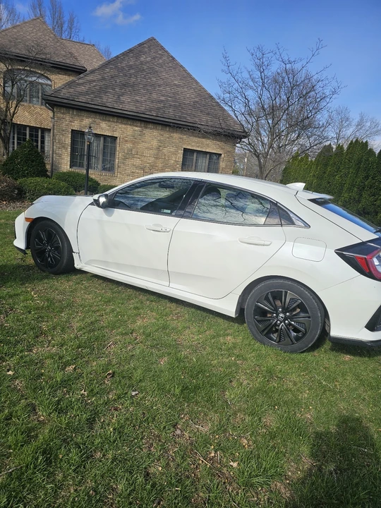 2019 Honda Civic 10th Gen - Image 15 of 31