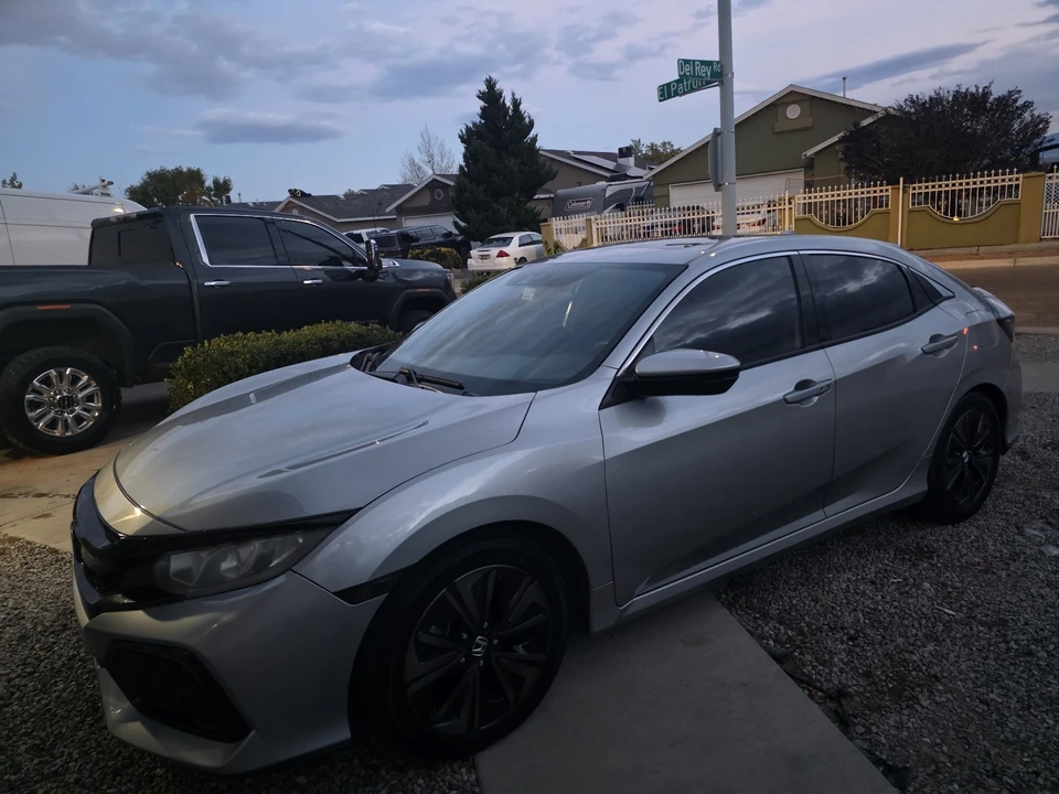 2019 Honda Civic 10th Gen - Image 13 of 17