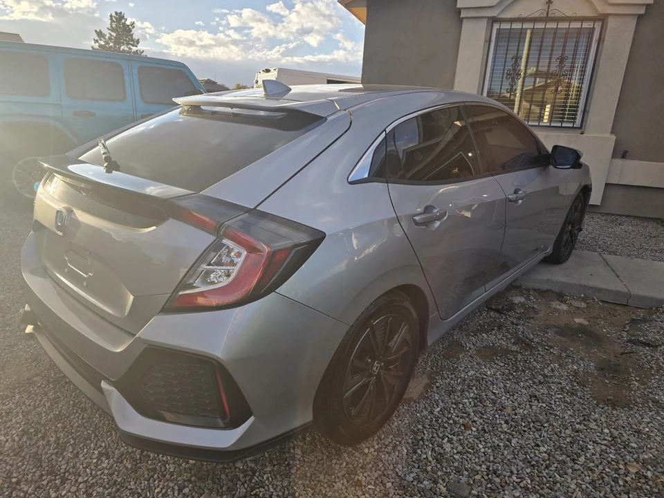2019 Honda Civic 10th Gen - Image 11 of 17