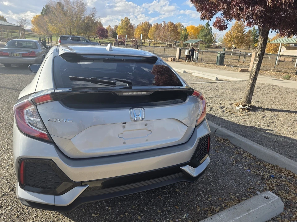 2019 Honda Civic 10th Gen - Image 6 of 17