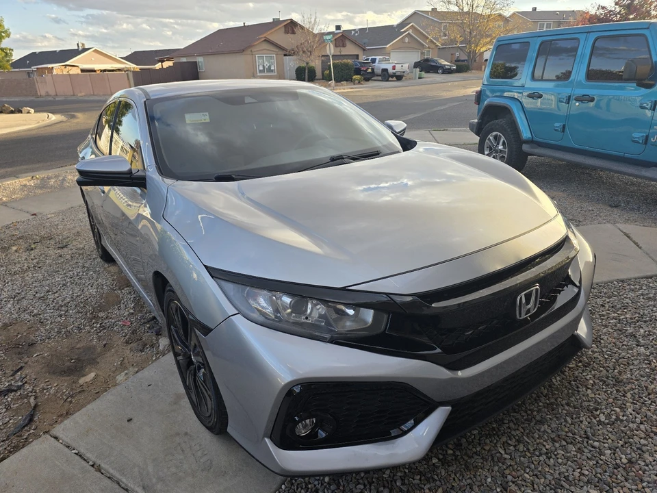 2019 Honda Civic 10th Gen - Image 8 of 17