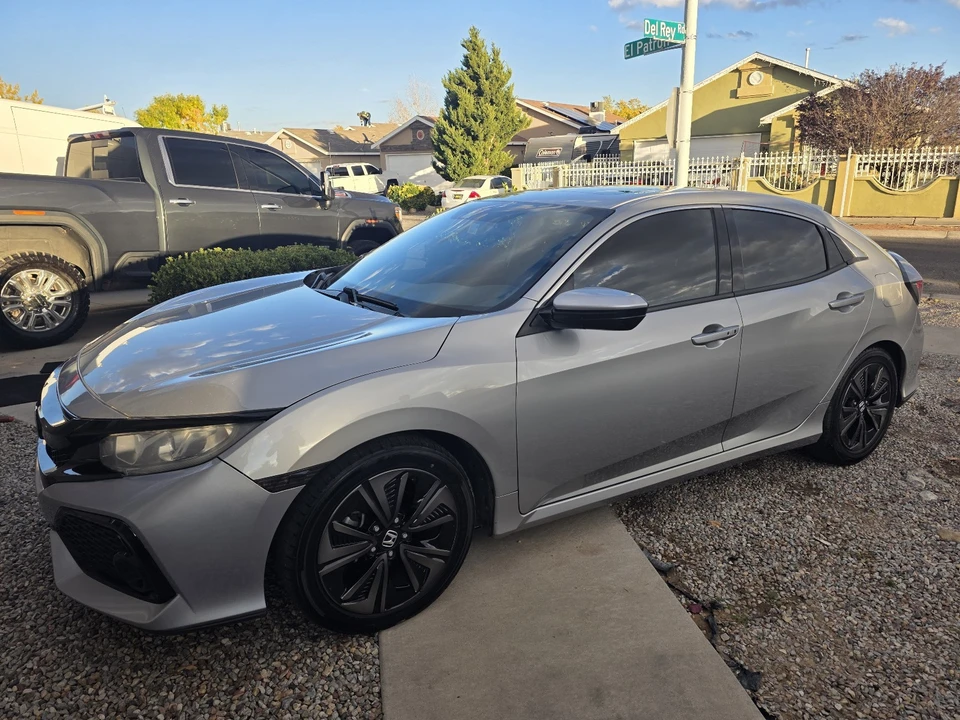 2019 Honda Civic 10th Gen - Image 9 of 17