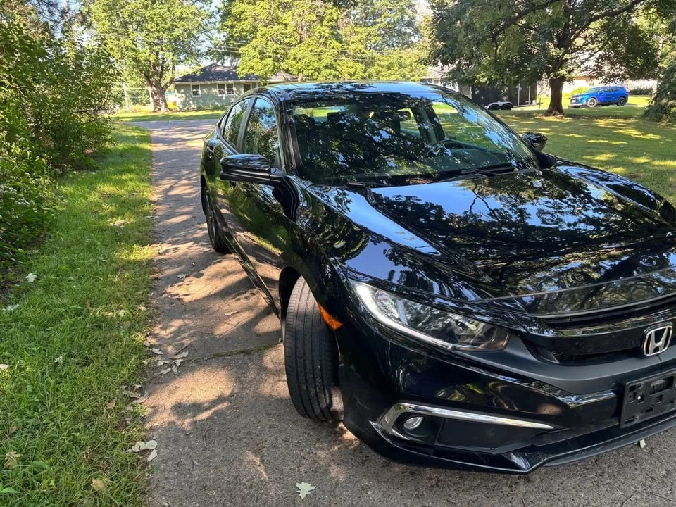 2019 Honda Civic 10th Gen - Image 9 of 20