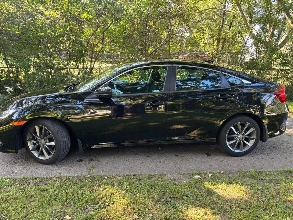 2019 Honda Civic 10th Gen - Image 11 of 20