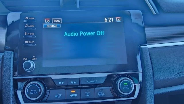 2019 Honda Civic 10th Gen - Image 24 of 31