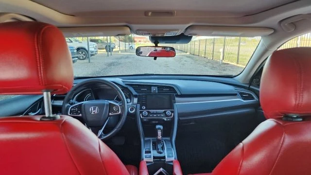 2019 Honda Civic 10th Gen - Image 16 of 31