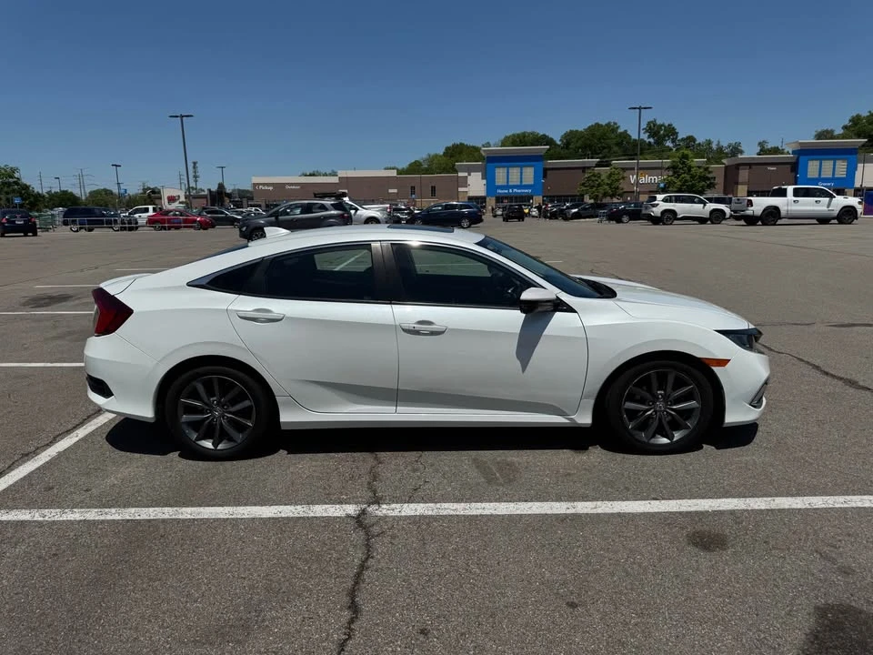 2019 Honda Civic 10th Gen - Image 7 of 17