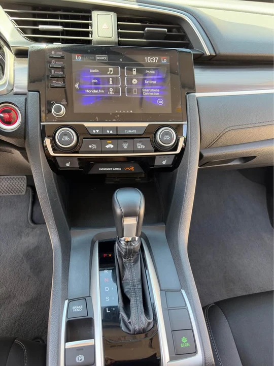 2019 Honda Civic 10th Gen - Image 15 of 20