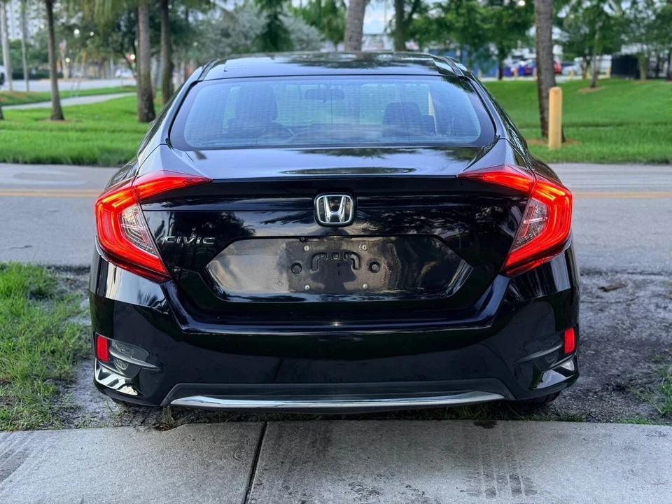 2019 Honda Civic 10th Gen - Image 2 of 7
