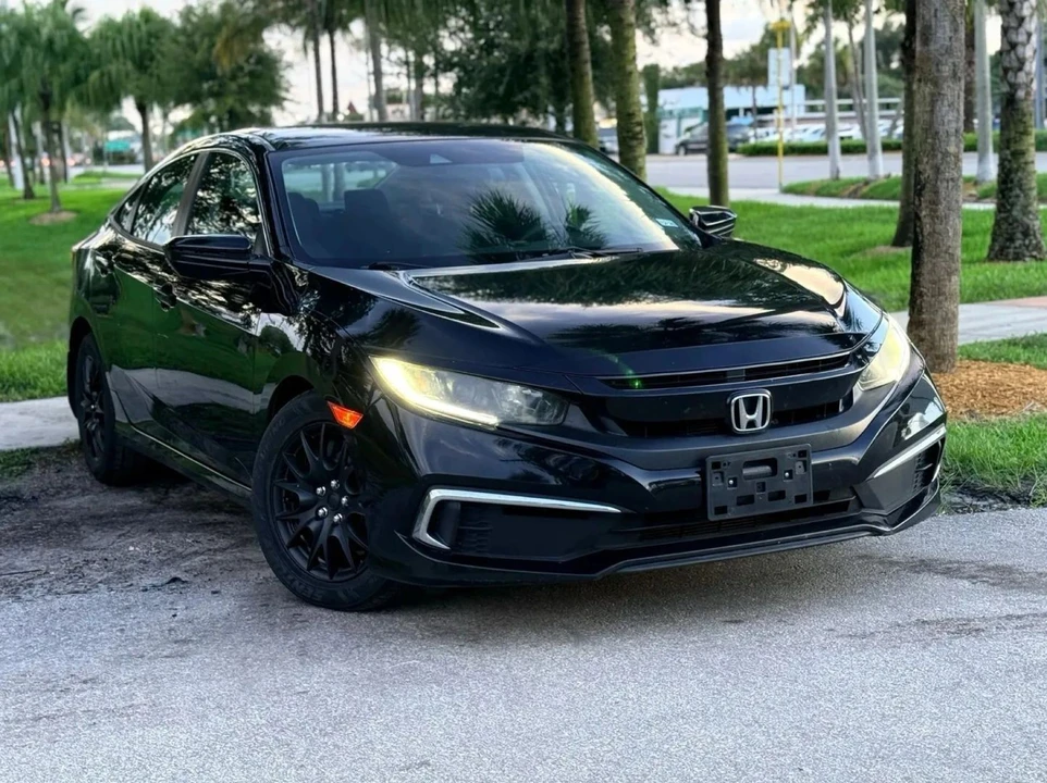 2019 Honda Civic 10th Gen - Image 3 of 7