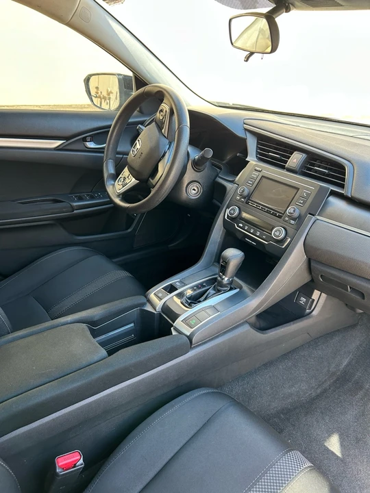 2019 Honda Civic 10th Gen - Image 15 of 21
