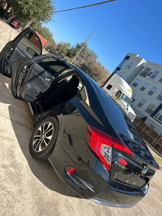 2019 Honda Civic 10th Gen - Image 9 of 21