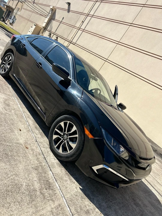 2019 Honda Civic 10th Gen - Image 8 of 21