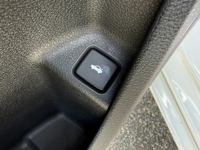 2019 Honda Civic 10th Gen - Image 12 of 24