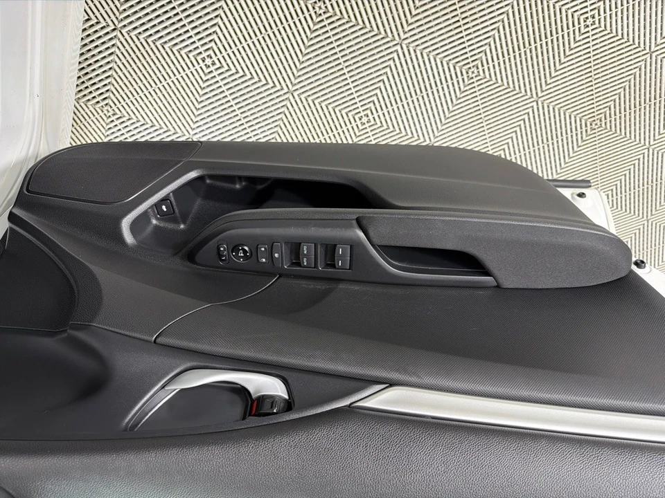 2019 Honda Civic 10th Gen - Image 9 of 12