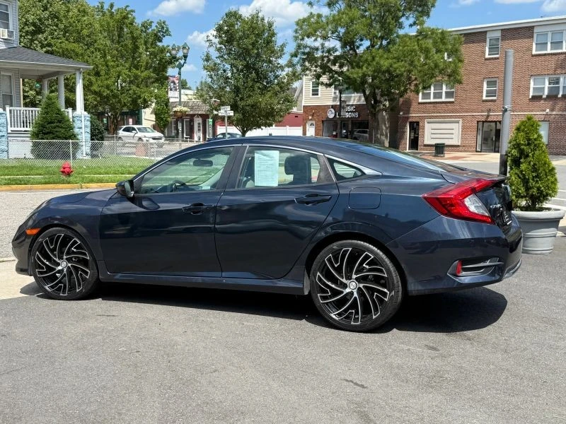 2019 Honda Civic 10th Gen - Image 5 of 12