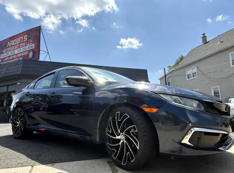 2019 Honda Civic 10th Gen - Image 8 of 12