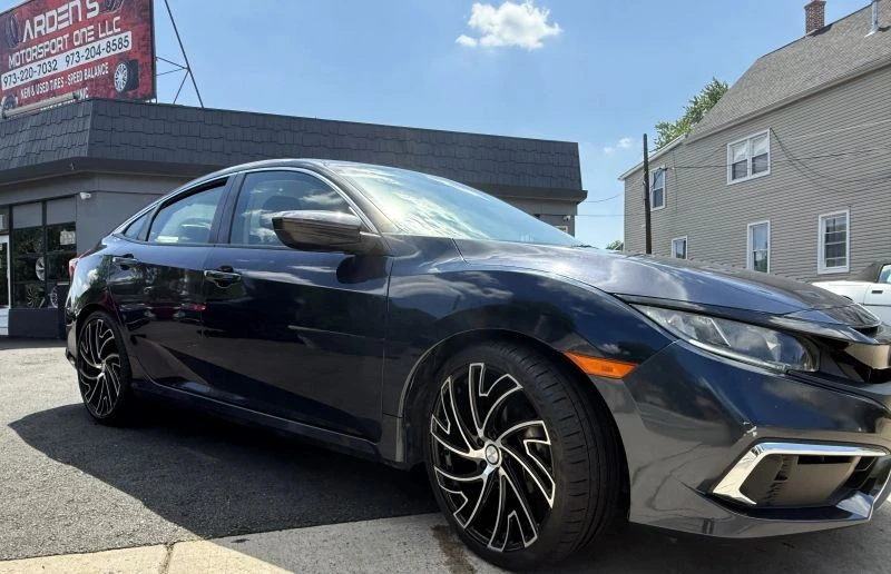 2019 Honda Civic 10th Gen - Image 9 of 12