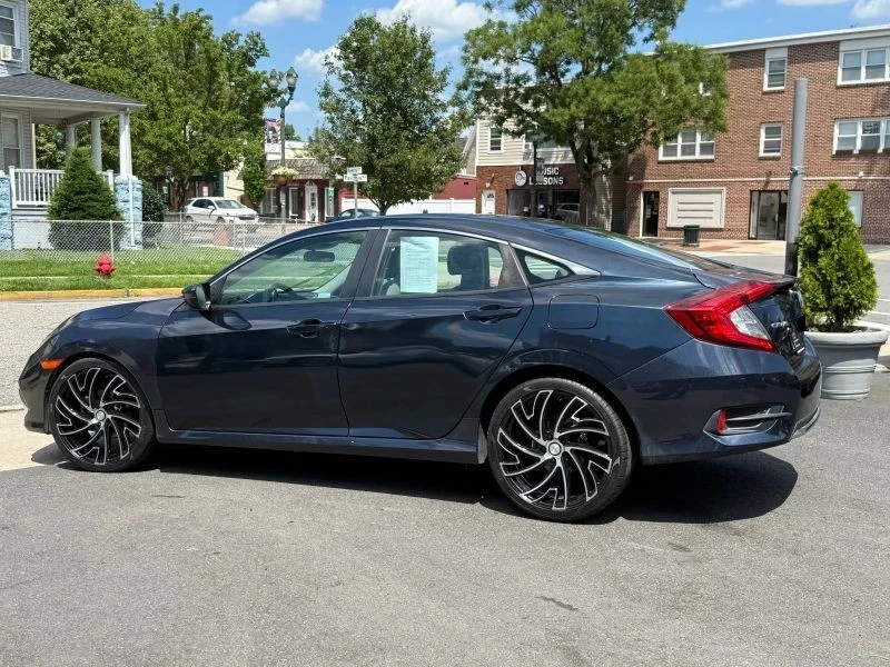 2019 Honda Civic 10th Gen - Image 5 of 12