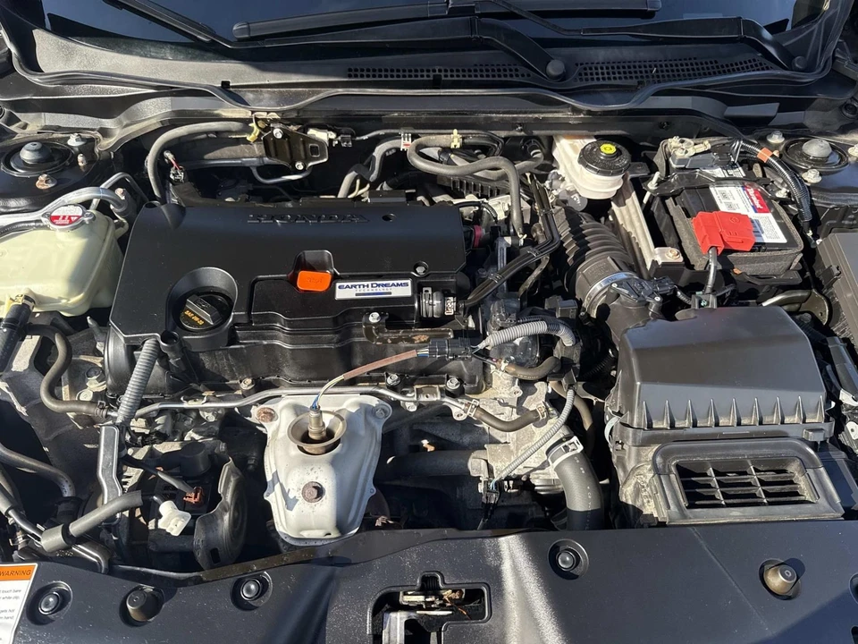 2019 Honda Civic 10th Gen - Image 13 of 21