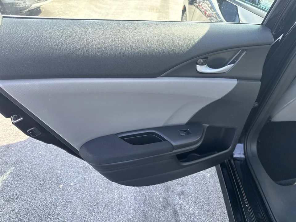 2019 Honda Civic 10th Gen - Image 16 of 21